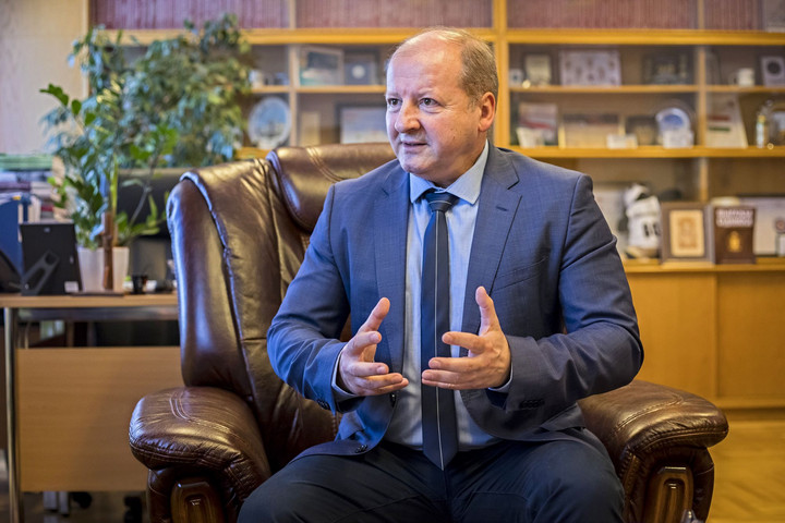 Biztos alapokon nyugvó politizálásra, hitre, összetartásra volt és van szükség
